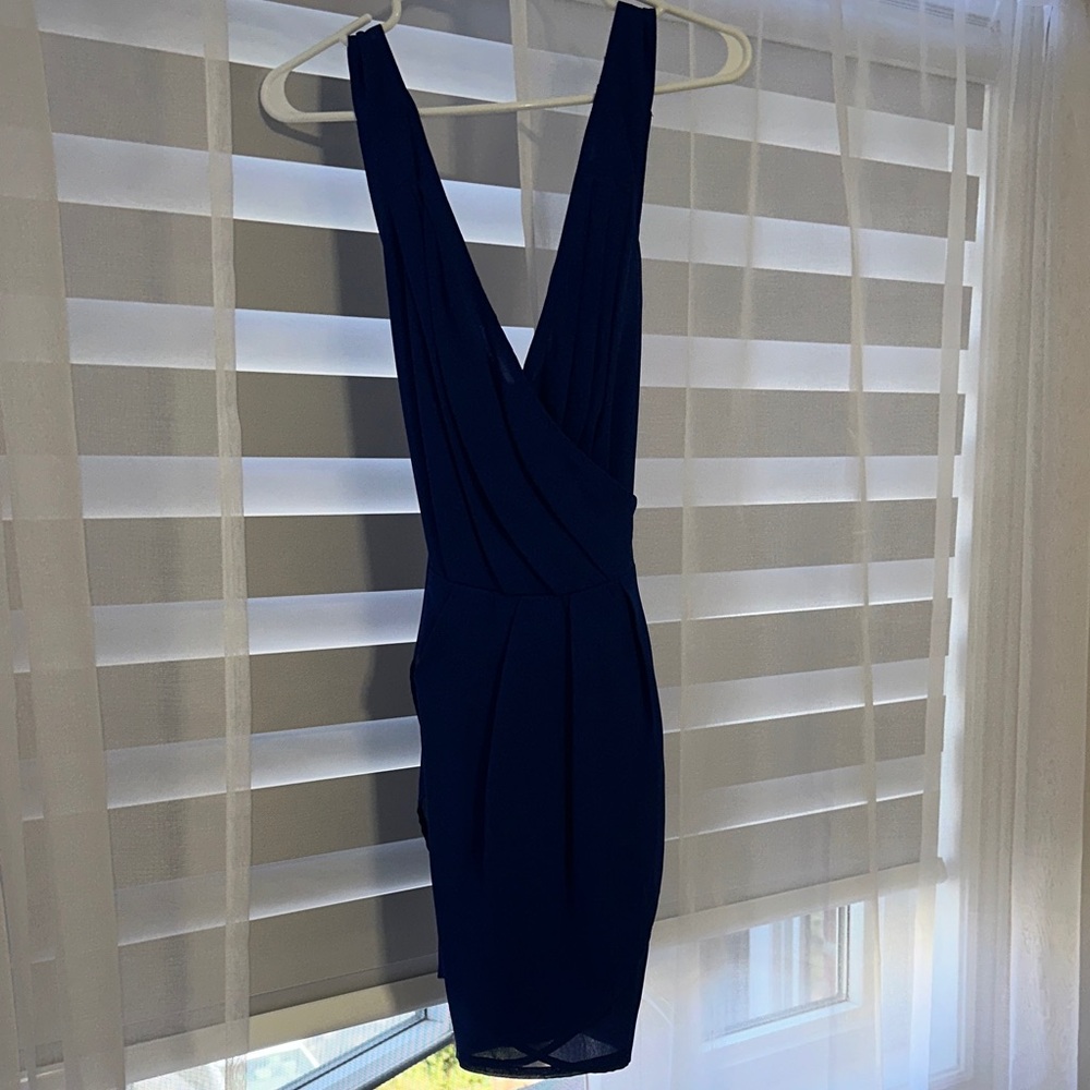Cals Navy V‑Neck Sleeveless Sheath Dress